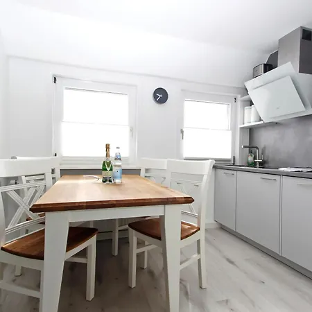 Senhues, App 7 * Hörnum